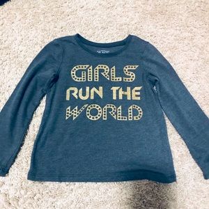 🌻 Girls run the world tee- size 4T